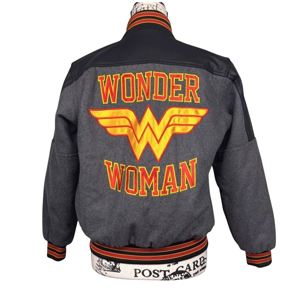 Wonder Woman Cropped Bomber Jacket Womens Large Varsity Collegiate